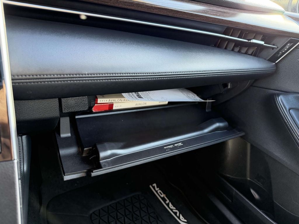 2019 Toyota Avalon XLE