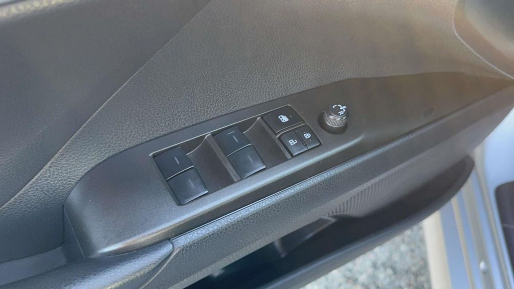 2023 Toyota Camry Hybrid LE