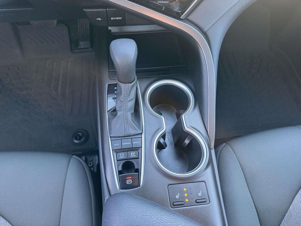 2023 Toyota Camry Hybrid LE