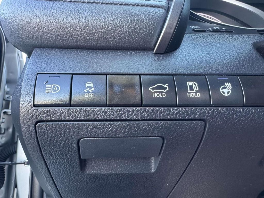 2023 Toyota Camry Hybrid LE