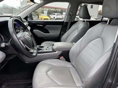 2023 Toyota Highlander XLE