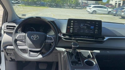 2023 Toyota Sienna XLE 7 Passenger