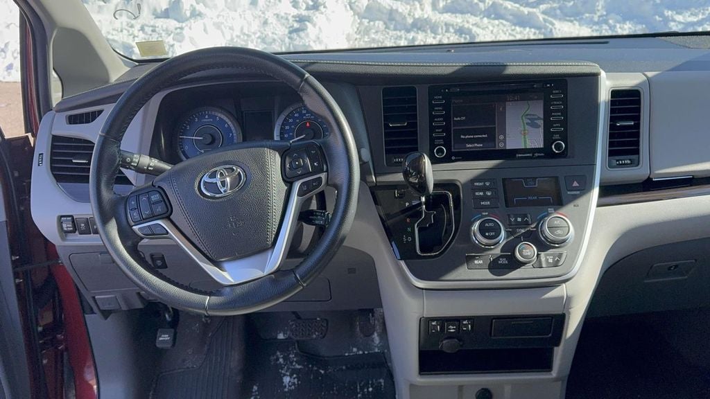 2020 Toyota Sienna XLE 8 Passenger