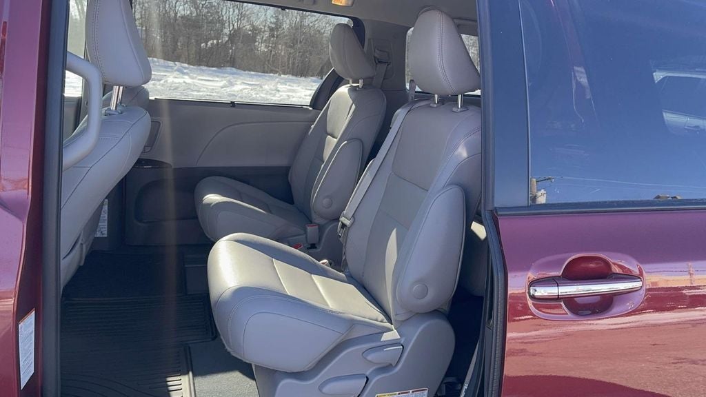 2020 Toyota Sienna XLE 8 Passenger