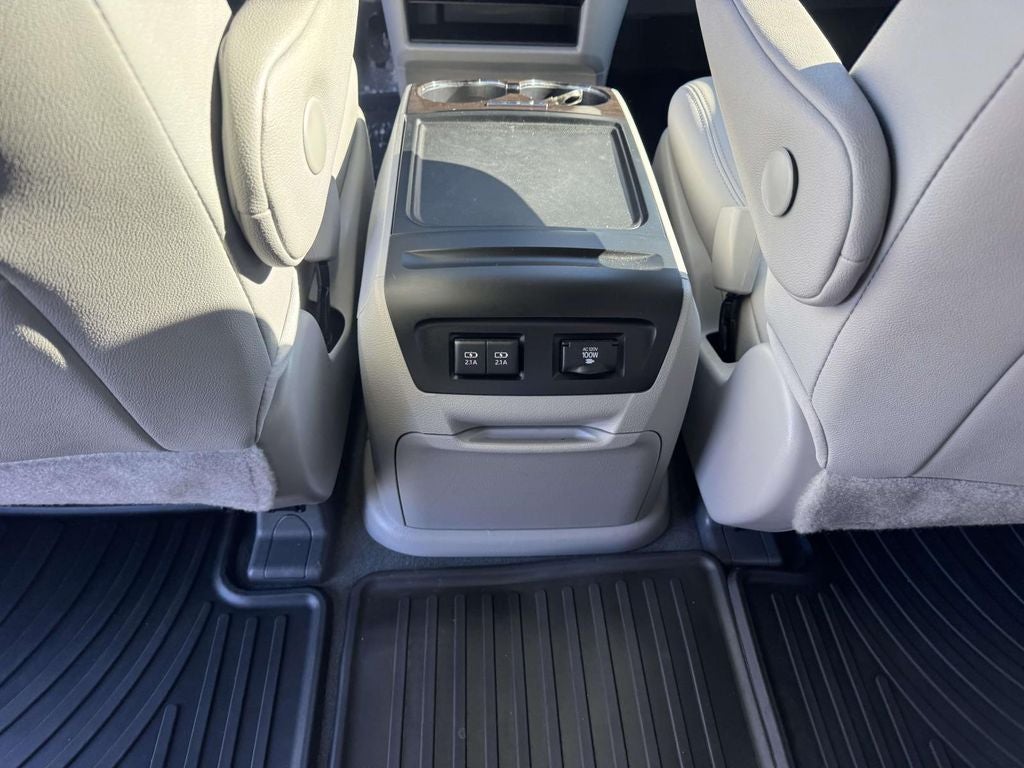 2020 Toyota Sienna XLE 8 Passenger