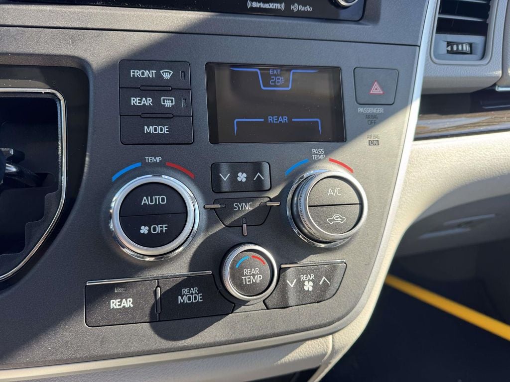 2020 Toyota Sienna XLE 8 Passenger