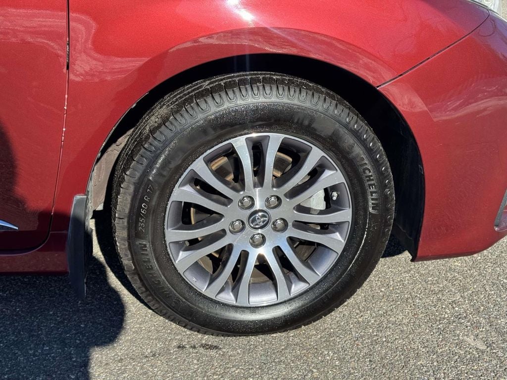 2020 Toyota Sienna XLE 8 Passenger