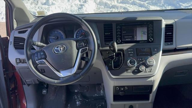 2020 Toyota Sienna XLE 8 Passenger