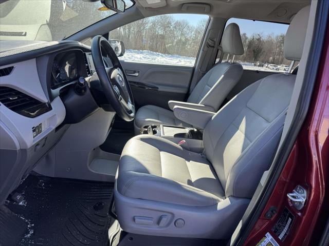 2020 Toyota Sienna XLE 8 Passenger