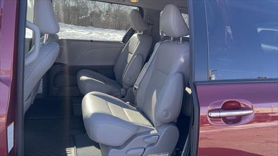 2020 Toyota Sienna XLE 8 Passenger