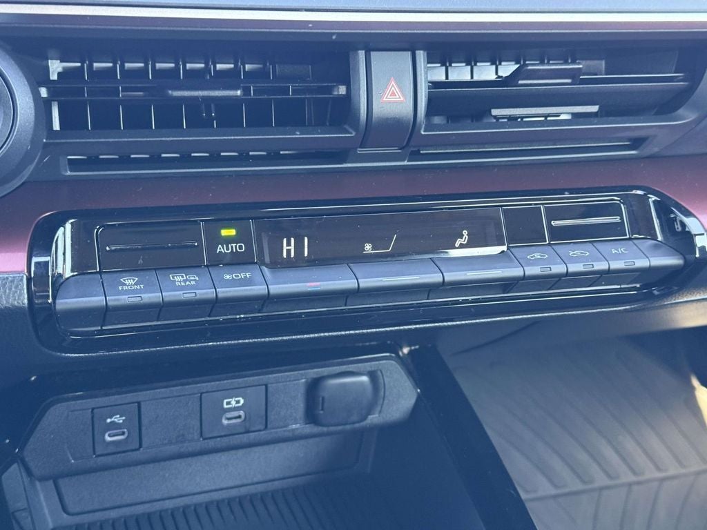 2025 Toyota Prius Plug-In Hybrid phev