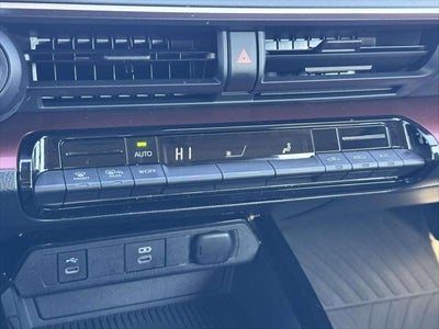 2025 Toyota Prius Plug-In Hybrid phev