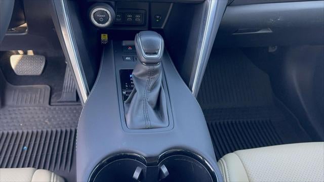 2023 Toyota Venza LE