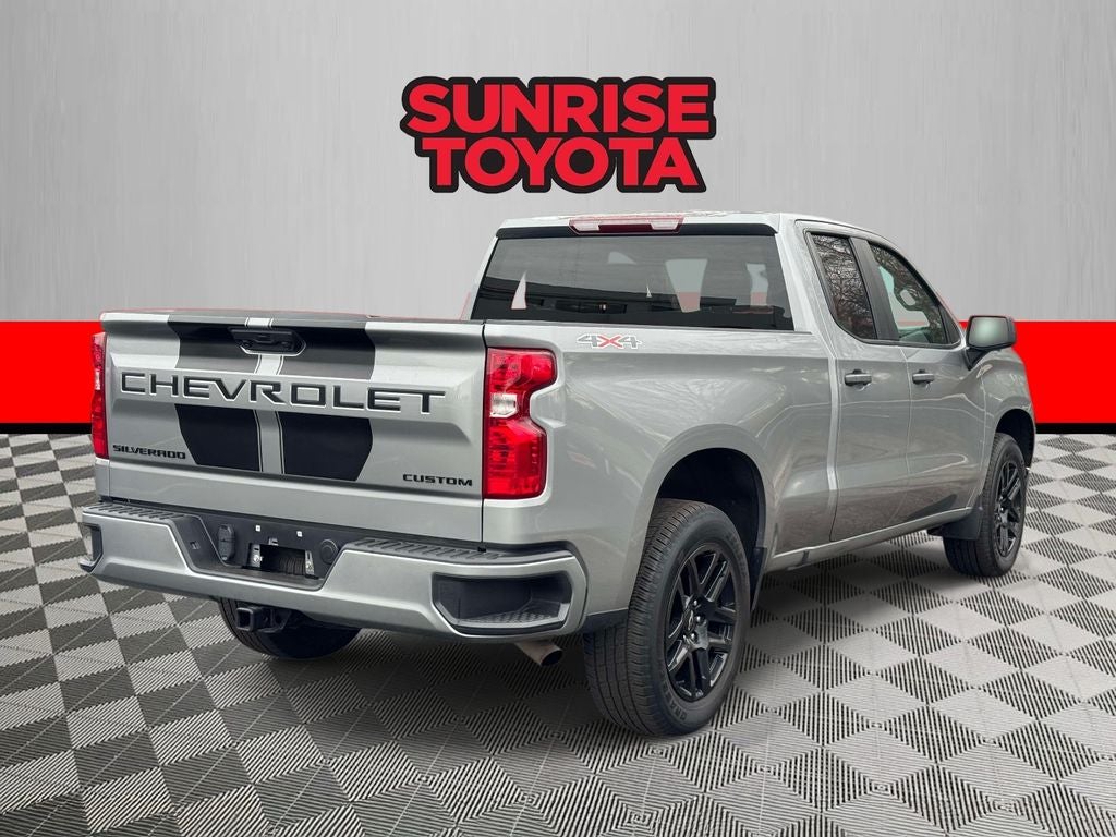 2023 Chevrolet Silverado 1500 Custom