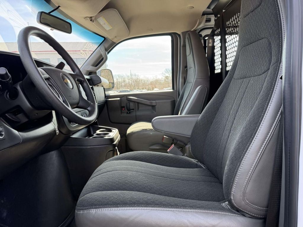2024 Chevrolet Express 2500 Work Van Cargo