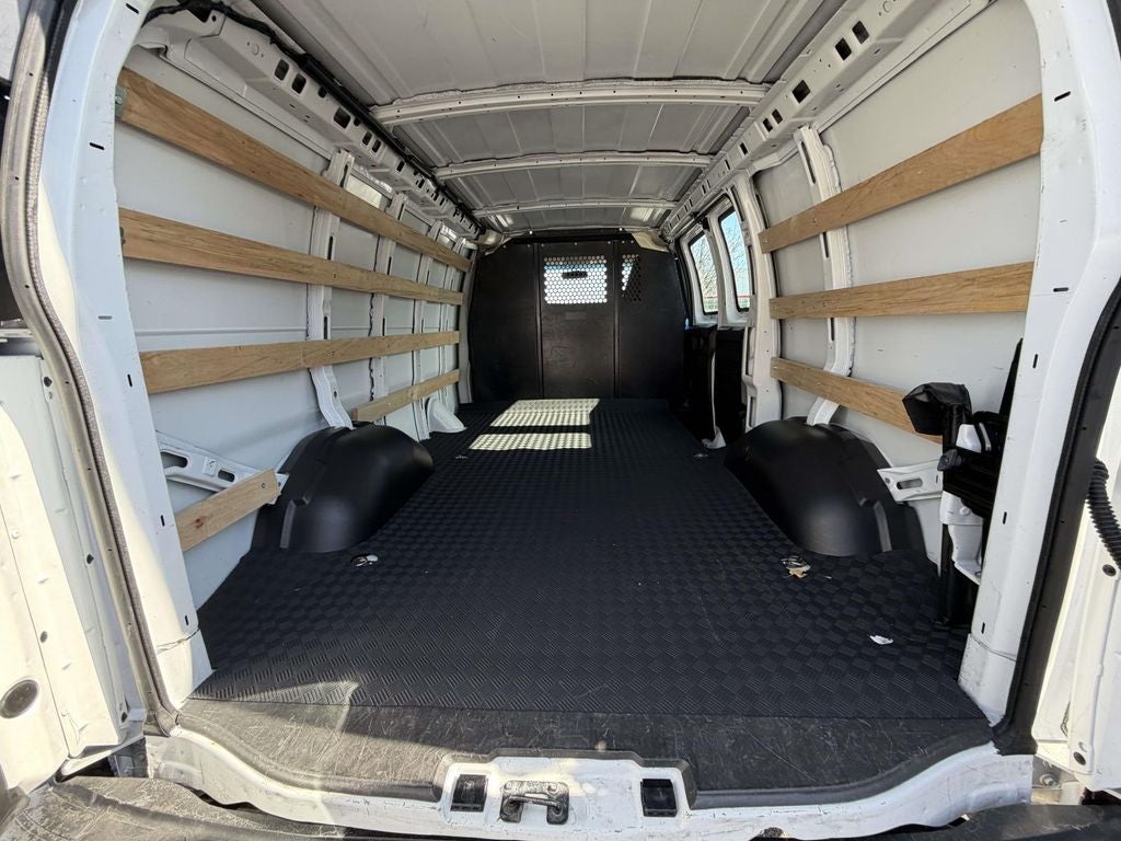 2024 Chevrolet Express 2500 Work Van Cargo