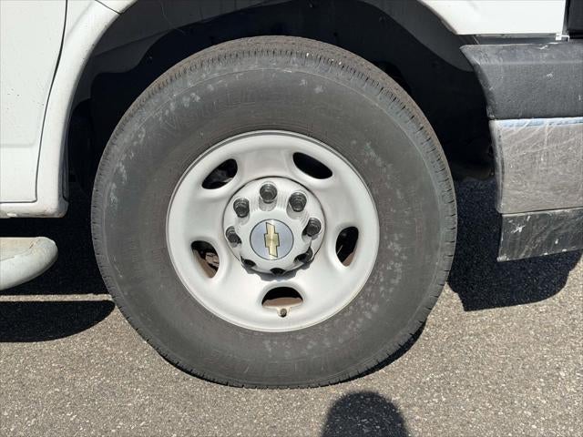2024 Chevrolet Express 2500 Work Van Cargo