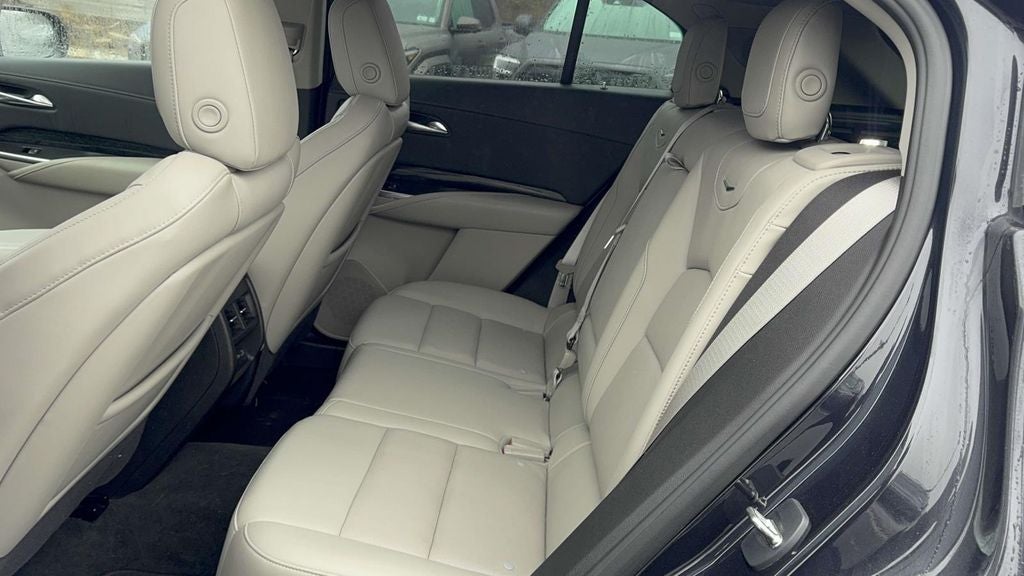 2023 Cadillac XT4 Premium Luxury