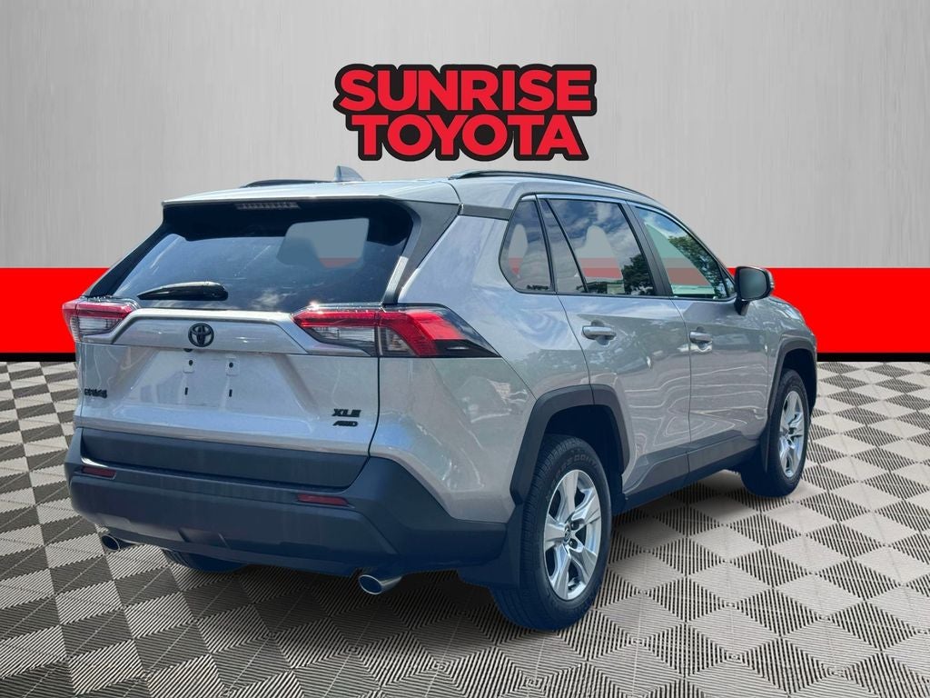 2020 Toyota RAV4 XLE