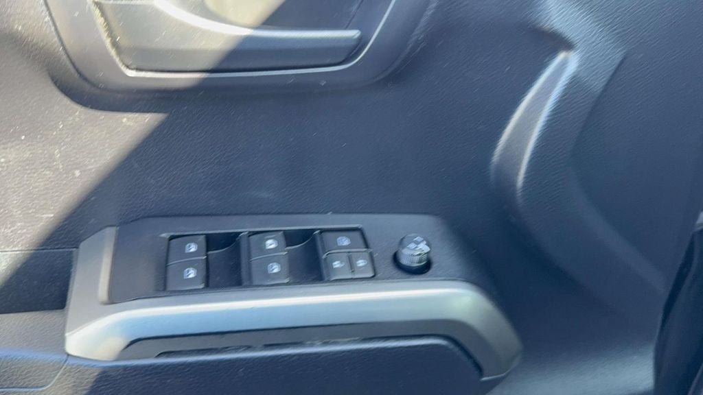 2020 Toyota Tacoma SR5 V6