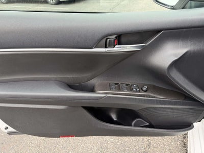 2023 Toyota Camry Hybrid SE Nightshade