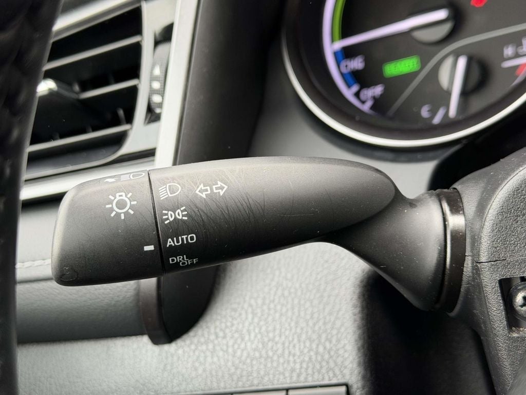 2023 Toyota Camry Hybrid SE Nightshade