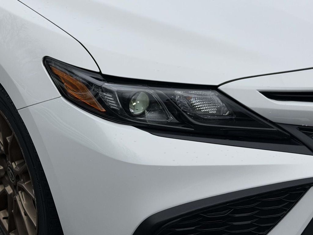2023 Toyota Camry Hybrid SE Nightshade