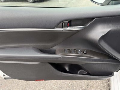 2023 Toyota Camry Hybrid SE Nightshade