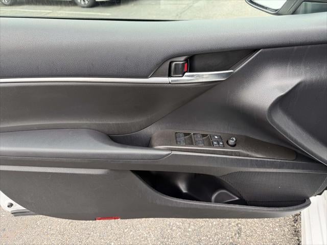 2023 Toyota Camry Hybrid SE Nightshade