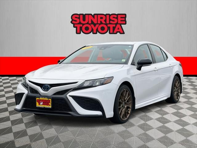 2023 Toyota Camry Hybrid SE Nightshade
