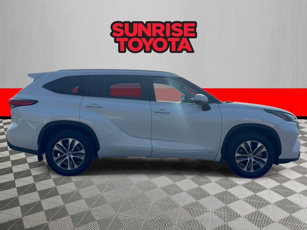 2023 Toyota Highlander Hybrid XLE