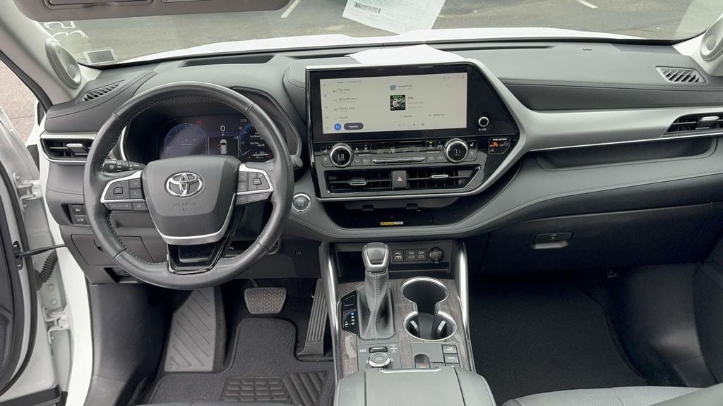 2023 Toyota Highlander Platinum