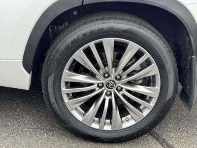 2023 Toyota Highlander Platinum