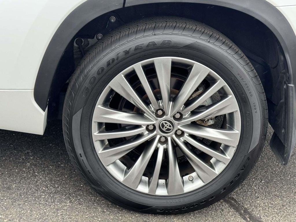 2023 Toyota Highlander Platinum