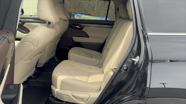2022 Toyota Highlander Hybrid Limited