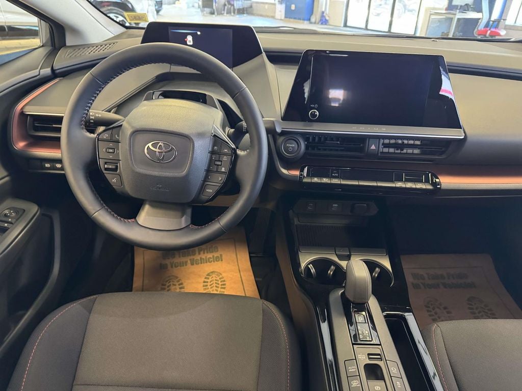 2025 Toyota Prius Plug-In Hybrid SE