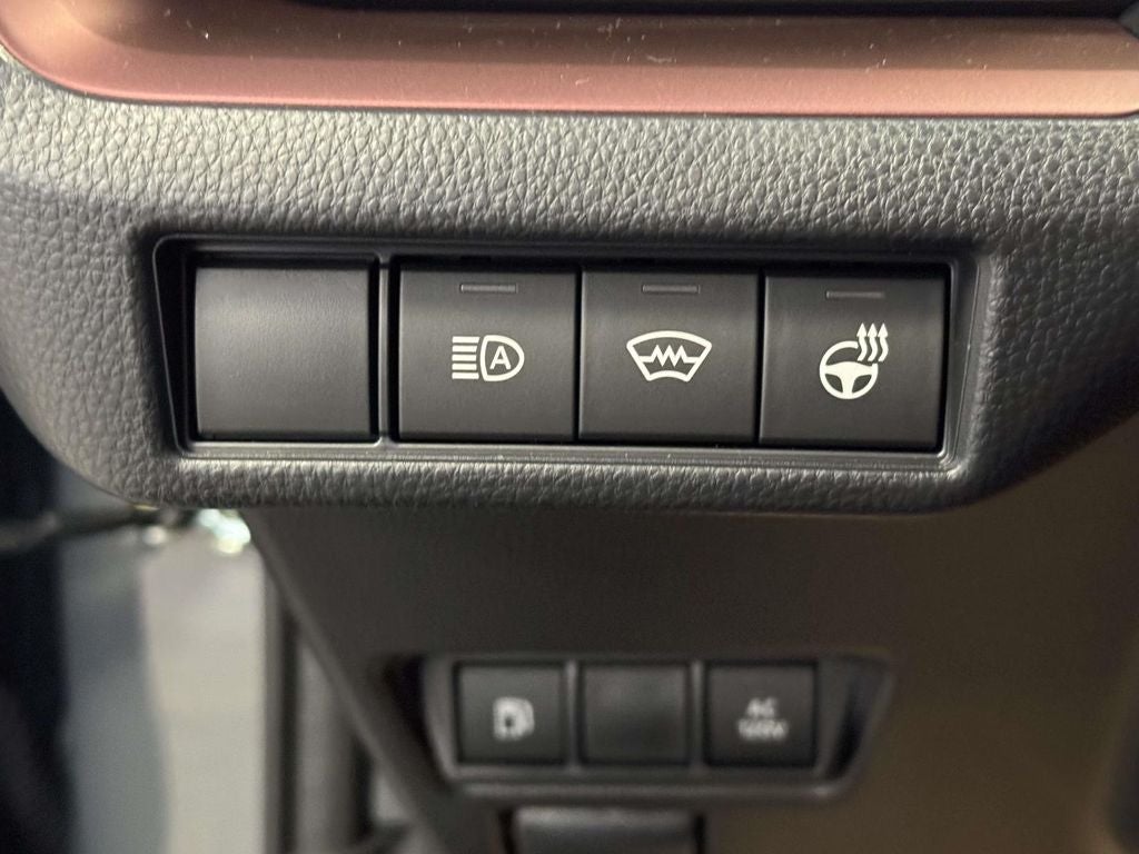 2025 Toyota Prius Plug-In Hybrid SE