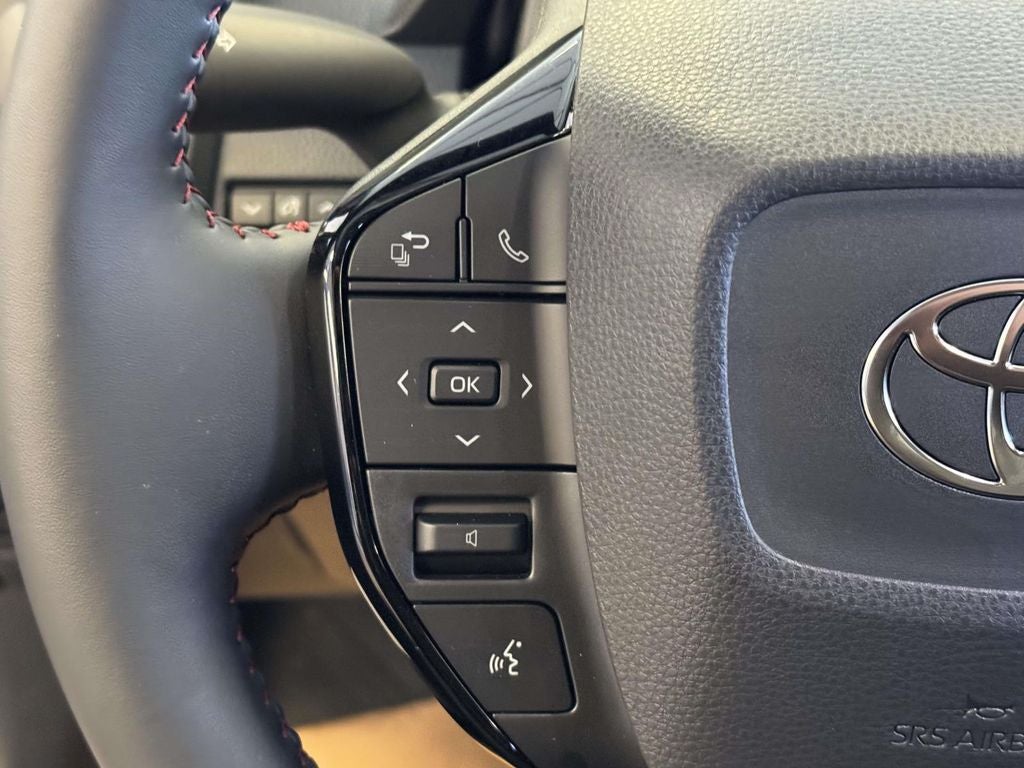 2025 Toyota Prius Plug-In Hybrid SE