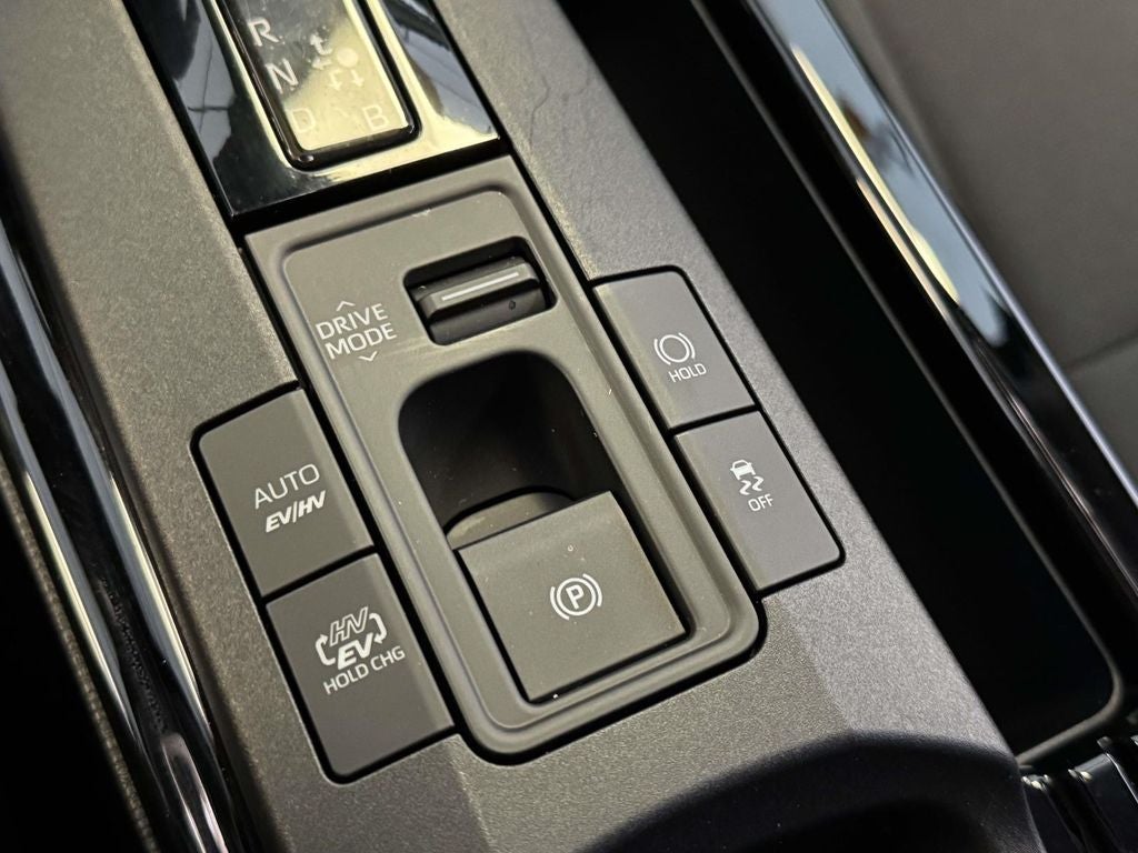 2025 Toyota Prius Plug-In Hybrid SE