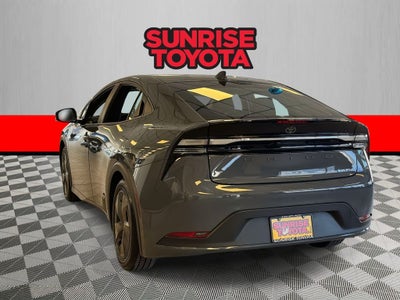 2025 Toyota Prius Plug-In Hybrid SE
