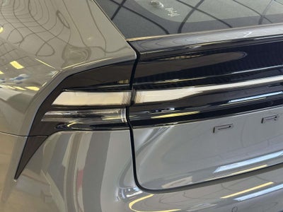 2025 Toyota Prius Plug-In Hybrid SE