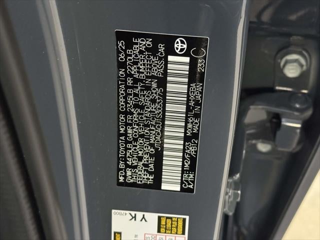 2025 Toyota Prius Plug-In Hybrid SE