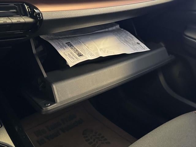 2025 Toyota Prius Plug-In Hybrid SE