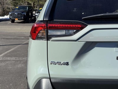 2022 Toyota RAV4 XLE